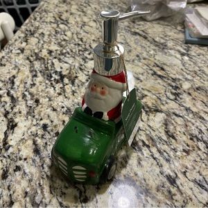 HOME ESSENTIALS SANTA CLAUS SOAP PUMP